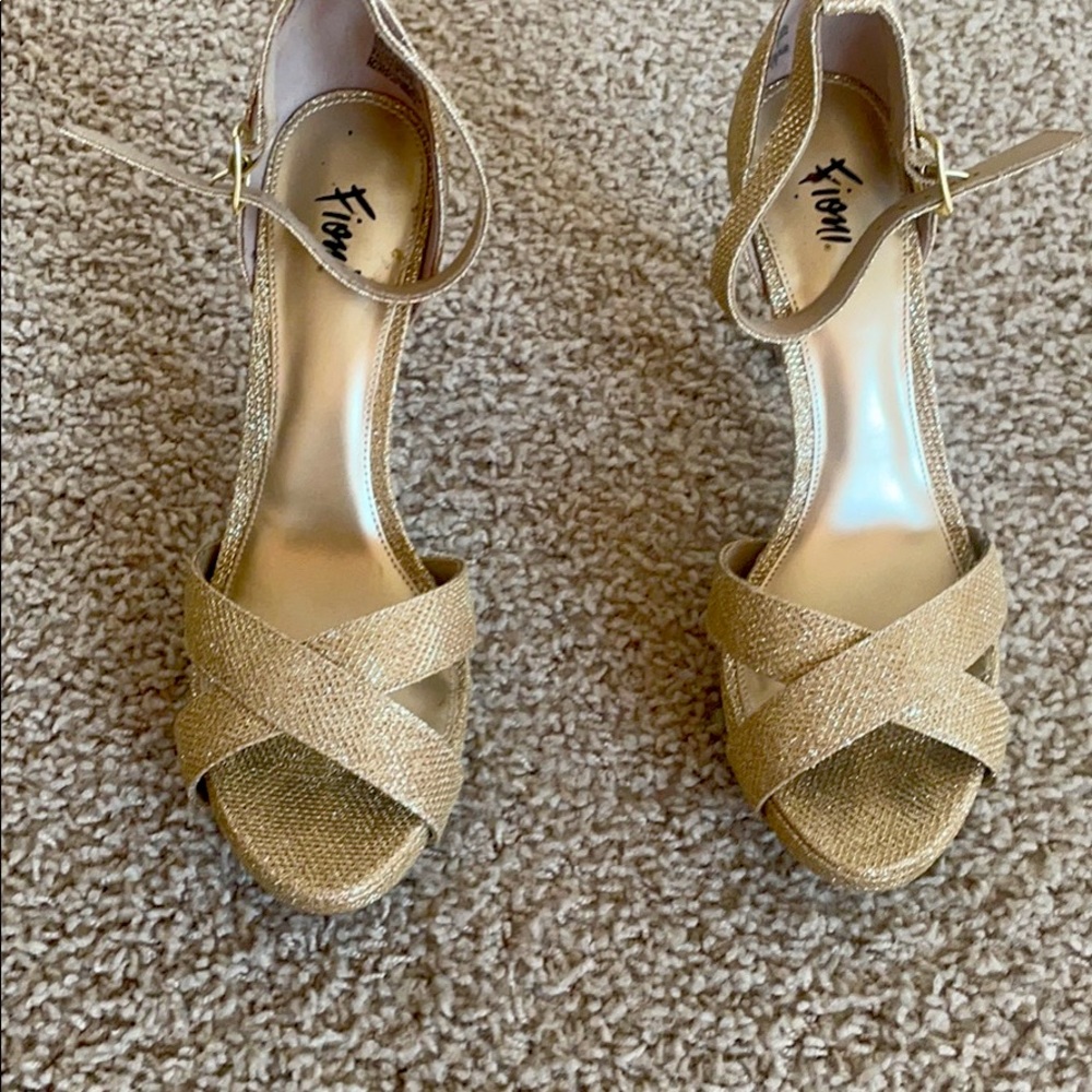 Ladies Pumps - Picture 3 of 3